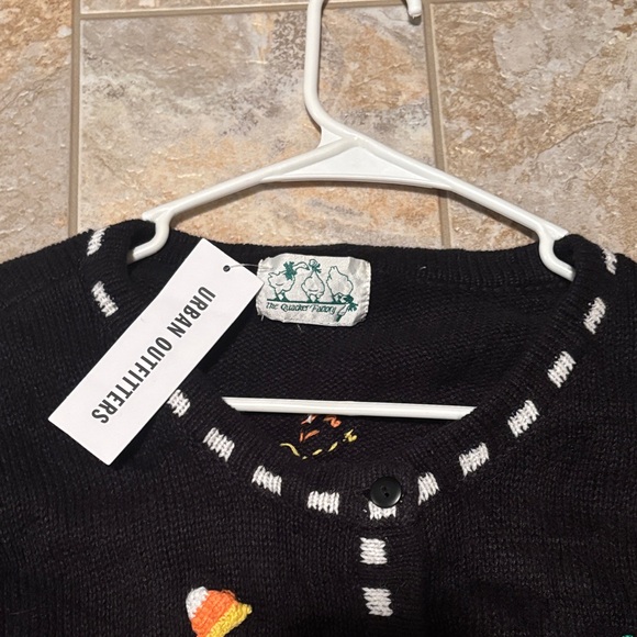 Urban Outfitters urban renewal vintage Pumpkin Cardigan - Black and Orange - Picture 2 of 6